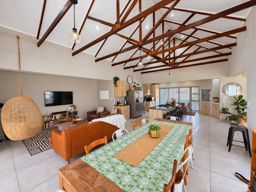 3 Bedroom Property for Sale in Outeniquasbosch Western Cape